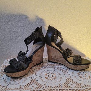 Black wedge shoe, size 7
